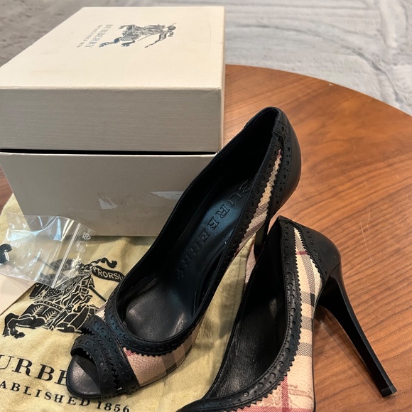 Burberry peep toes leather pump - Picture 3 of 9